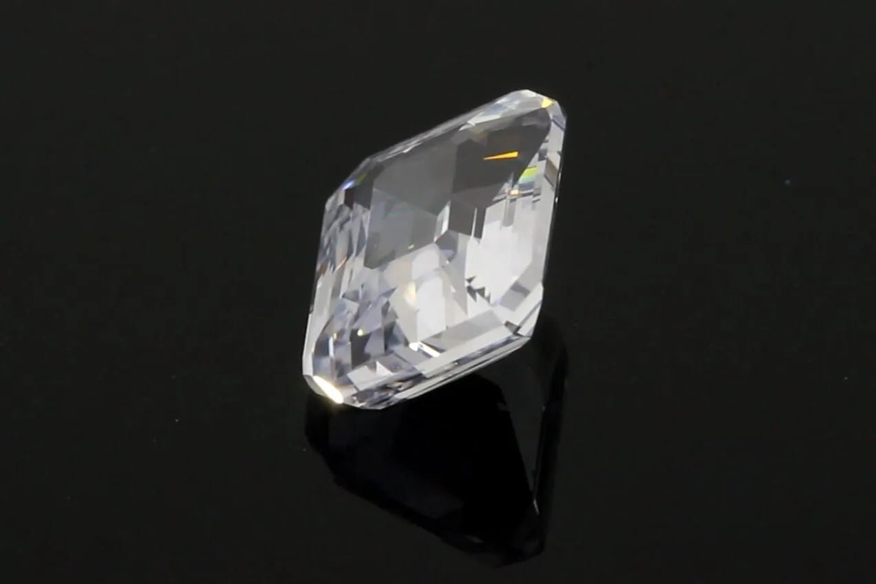 3.05ct Emerald Natural Sapphire (Colour White, Clarity Eye Clean, Cut Faceted)