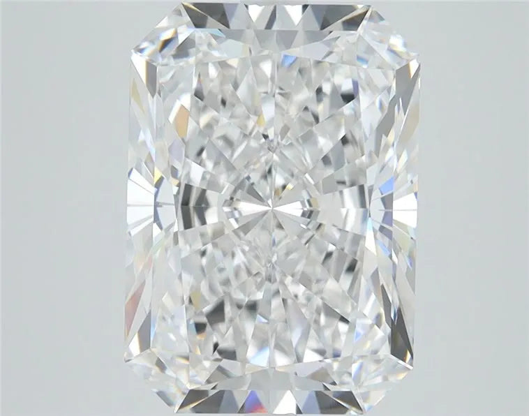 3.01ct Radiant Lab Grown Diamond (Colour F, Clarity VVS1, IGI Certified)