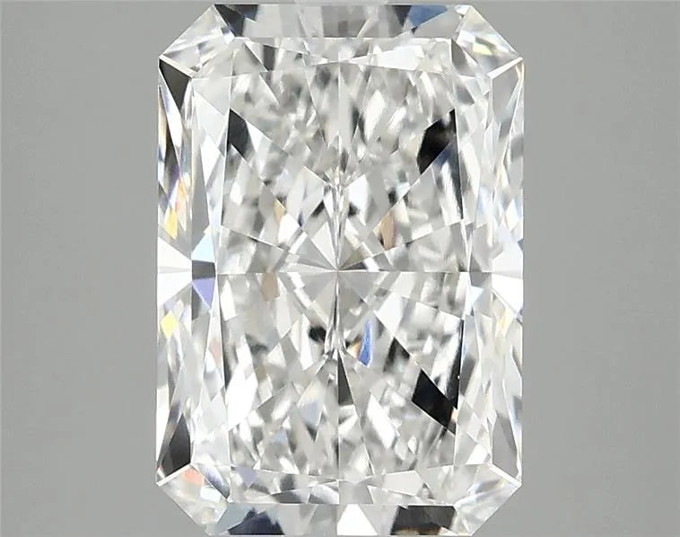 3.01ct Radiant Lab Grown Diamond (Colour F, Clarity VVS2, IGI Certified)