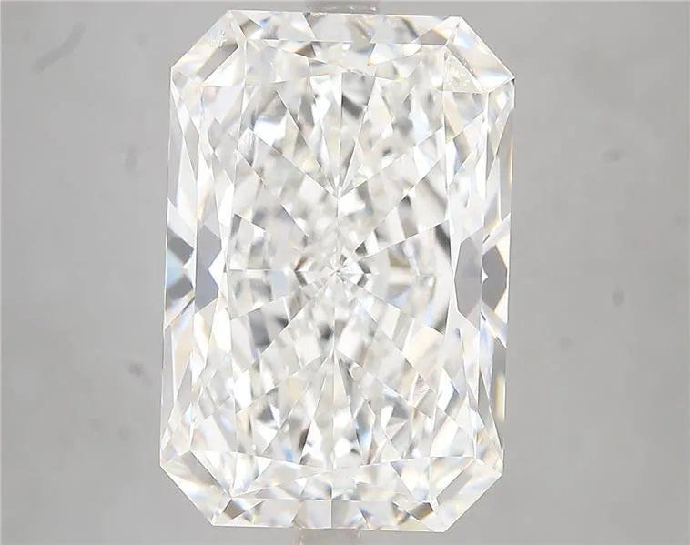 3.04ct Radiant Lab Grown Diamond (Colour G, Clarity VVS2, IGI Certified)