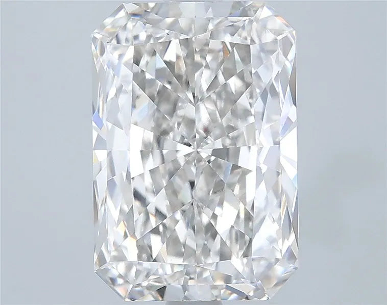 3.04ct Radiant Lab Grown Diamond (Colour G, Clarity VVS2, IGI Certified)