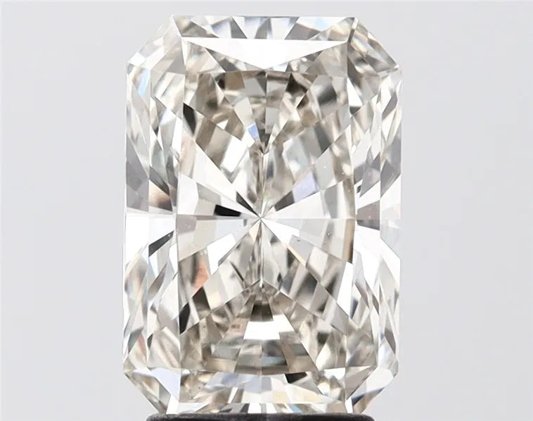 3.09ct Radiant Lab Grown Diamond (Colour L, Clarity VS1, IGI Certified)