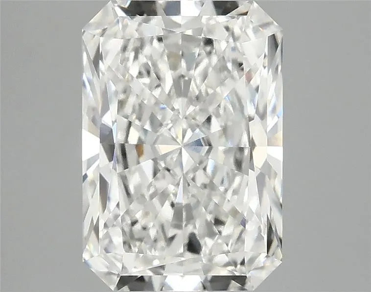 3.10ct Radiant Lab Grown Diamond (Colour G, Clarity VVS2, IGI Certified)