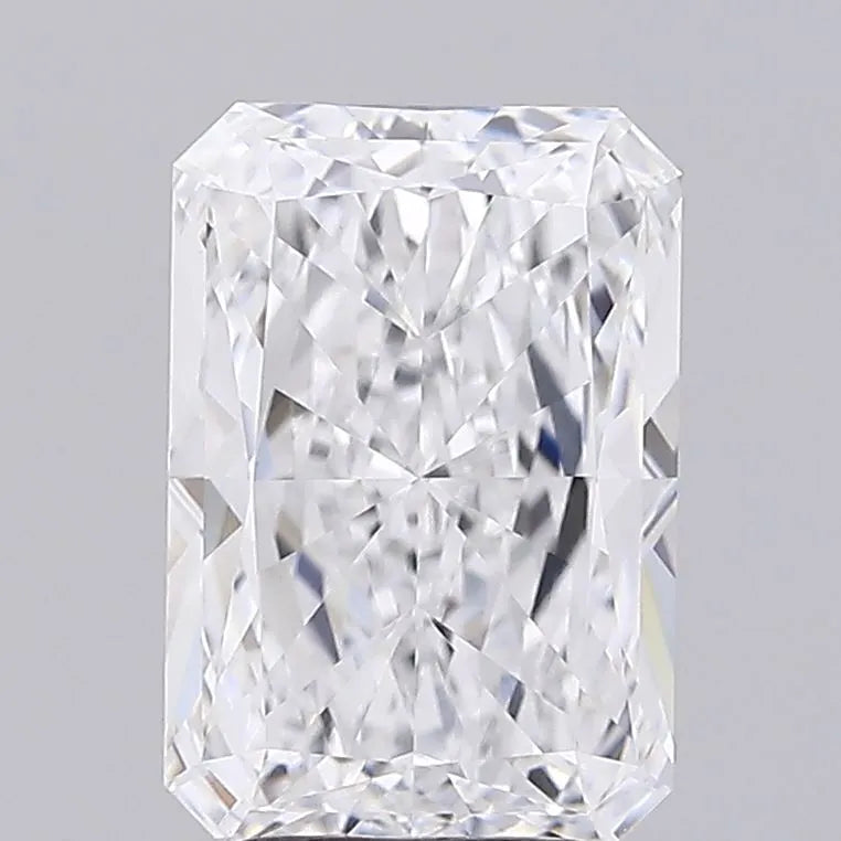 3.29ct Radiant Lab Grown Diamond (Colour D, Clarity VVS2, IGI Certified)