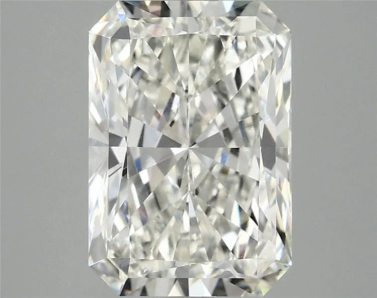 3.51ct Radiant Lab Grown Diamond (Colour G, Clarity VVS2, IGI Certified)