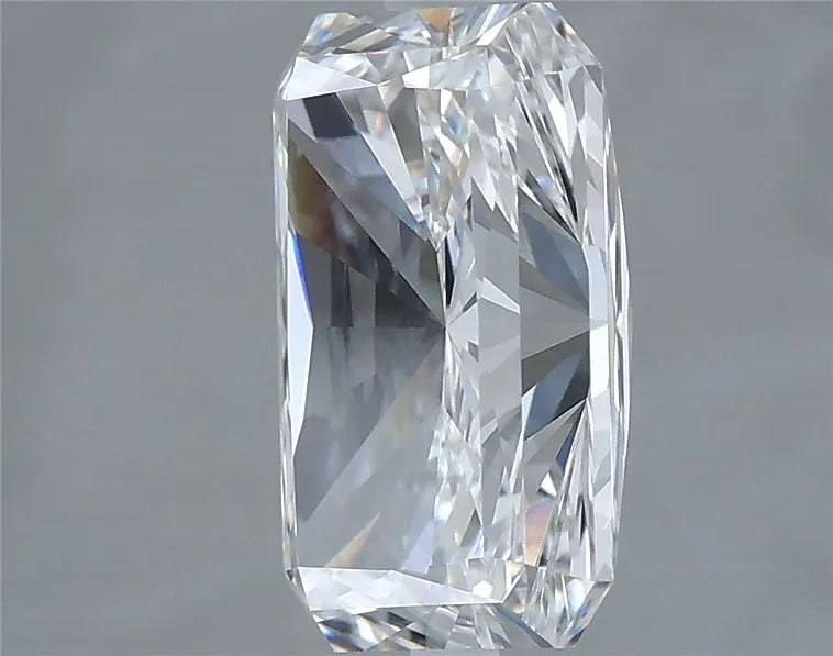 3.52ct Radiant Lab Grown Diamond (Colour E, Clarity VVS2, IGI Certified)