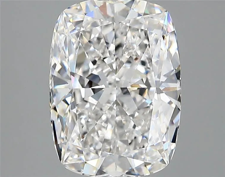3.70ct Cushion modified Lab Grown Diamond (Colour E, Clarity VVS2, IGI Certified)