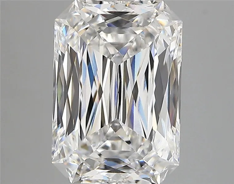 3.70ct Radiant Lab Grown Diamond (Colour E, Clarity VVS2, IGI Certified)