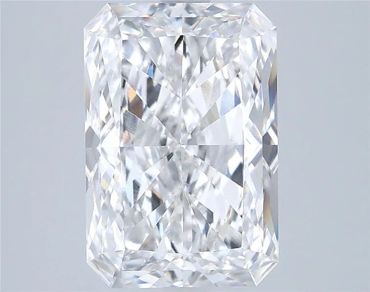 3.73ct Radiant Lab Grown Diamond (Colour D, Clarity VVS2, IGI Certified)