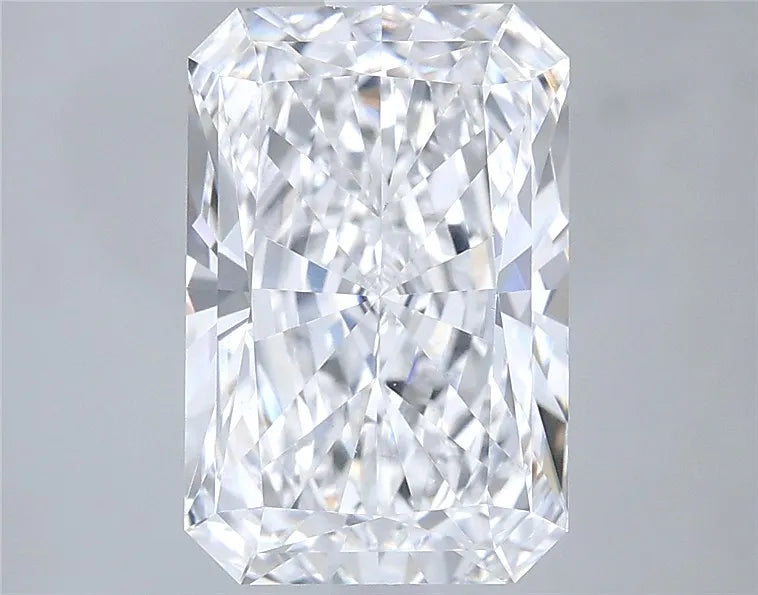 3.73ct Radiant Lab Grown Diamond (Colour D, Clarity VVS2, IGI Certified)