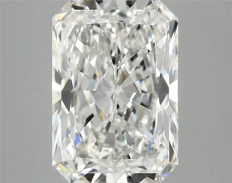 3.84ct Radiant Lab Grown Diamond (Colour F, Clarity VVS2, IGI Certified)