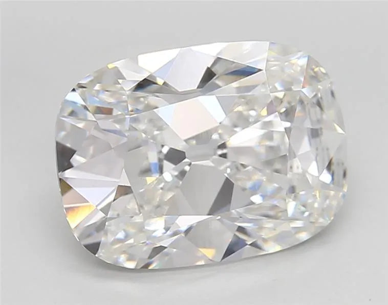 3.86ct Cushion modified Lab Grown Diamond (Colour E, Clarity VVS2, IGI Certified)