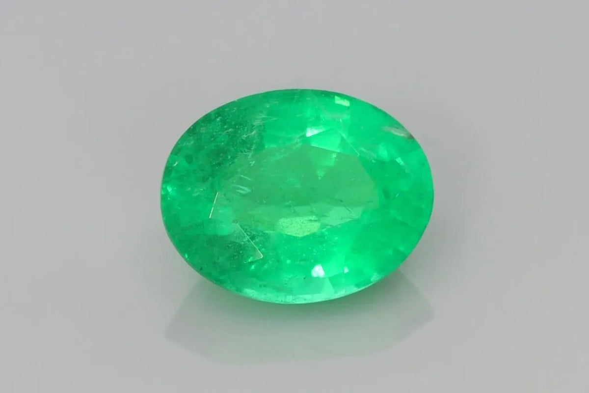 3.88ct Oval Natural Emerald (Colour Green, Clarity Slightly Included, Cut Faceted)