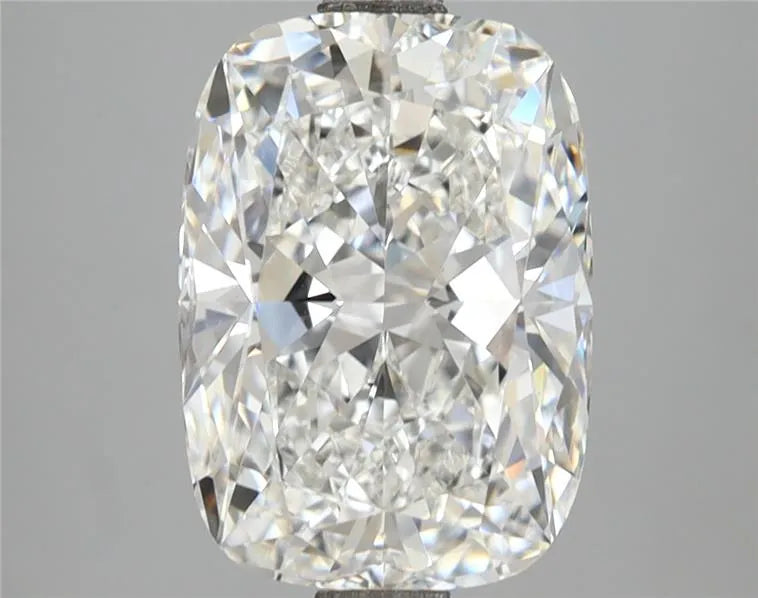 3.93ct Cushion modified Lab Grown Diamond (Colour E, Clarity VVS2, IGI Certified)