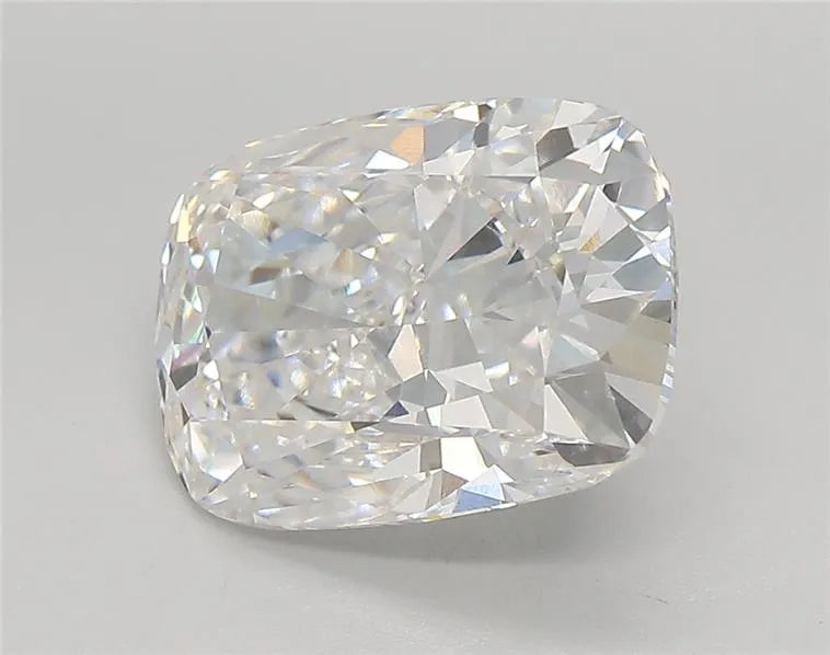 3.94ct Cushion modified Lab Grown Diamond (Colour E, Clarity VVS2, IGI Certified)