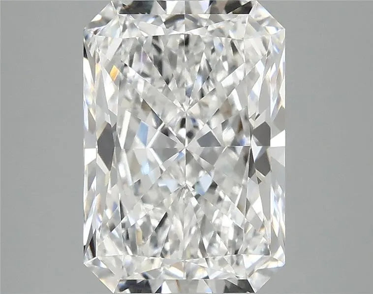 3.94ct Radiant Lab Grown Diamond (Colour E, Clarity VVS2, IGI Certified)