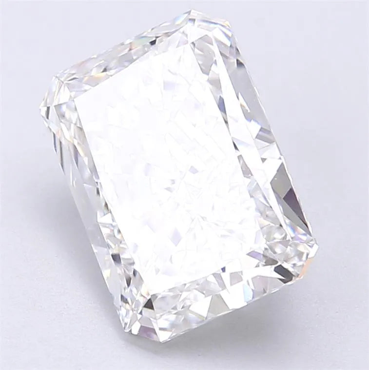 4.00ct Radiant Lab Grown Diamond (Colour E, Clarity VVS2, IGI Certified)