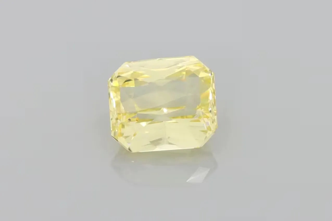 4.00ct Octagonal Natural Sapphire (Colour Yellow, Clarity Eye Clean, Cut Faceted)