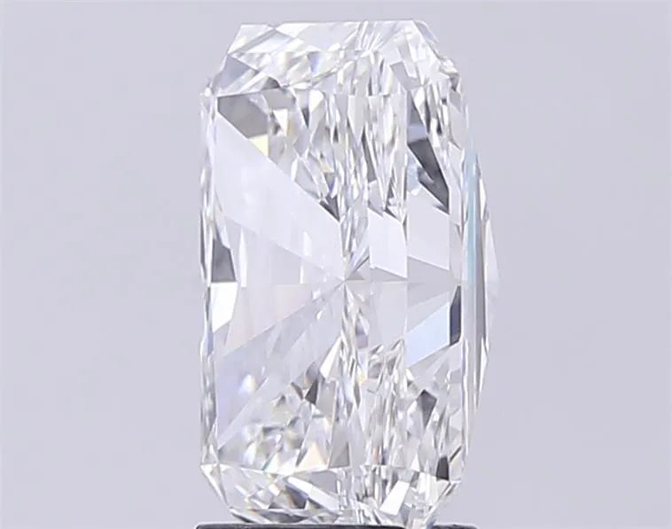 4.00ct Radiant Lab Grown Diamond (Colour E, Clarity VVS2, IGI Certified)