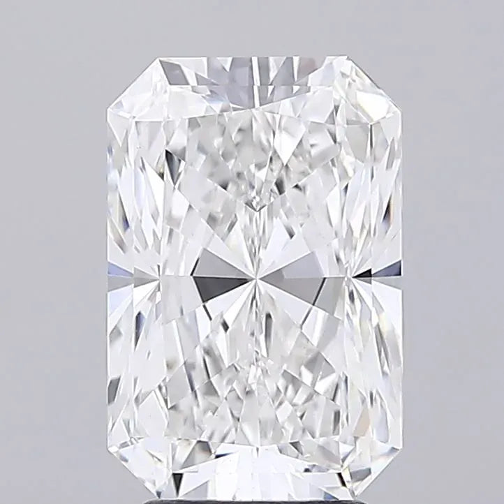 4.03ct Radiant Lab Grown Diamond (Colour F, Clarity VVS2, IGI Certified)