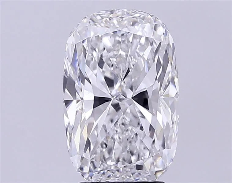 4.04ct Cushion modified Lab Grown Diamond (Colour E, Clarity VVS2, IGI Certified)