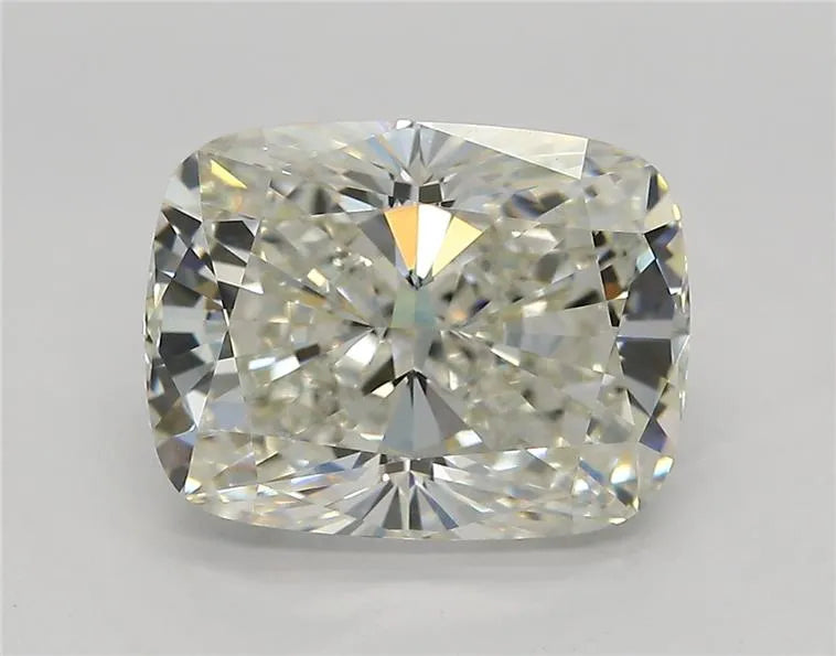 4.04ct Cushion modified Lab Grown Diamond (Colour G, Clarity VVS2, IGI Certified)