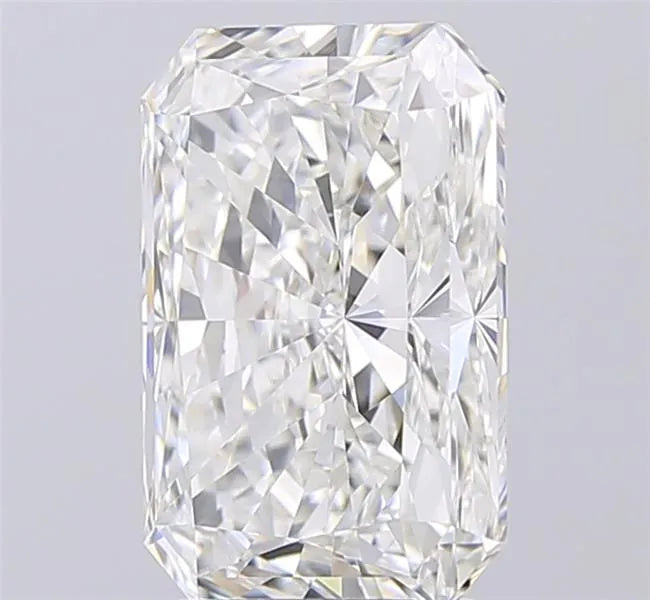 4.04ct Radiant Lab Grown Diamond (Colour E, Clarity VVS2, IGI Certified)