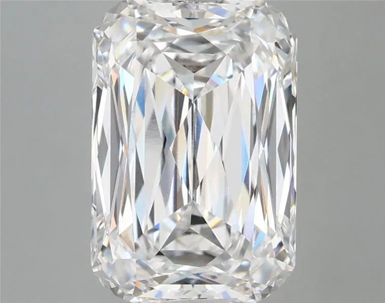 4.05ct Cushion modified Lab Grown Diamond (Colour E, Clarity VVS2, IGI Certified)