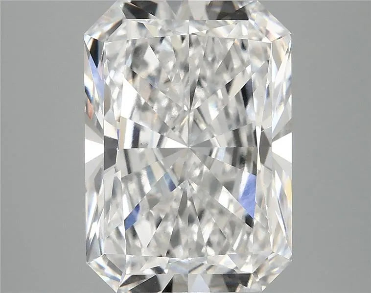 4.05ct Radiant Lab Grown Diamond (Colour E, Clarity VS1, IGI Certified)
