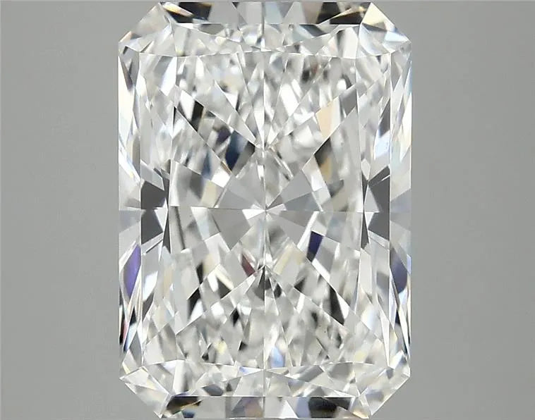 4.06ct Radiant Lab Grown Diamond (Colour E, Clarity VVS2, IGI Certified)