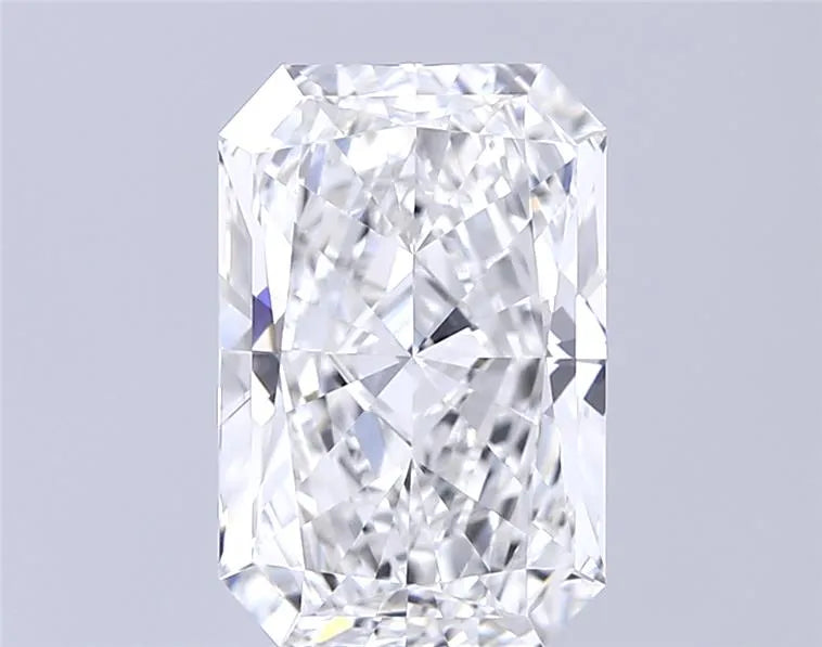 4.06ct Radiant Lab Grown Diamond (Colour F, Clarity VVS2, IGI Certified)