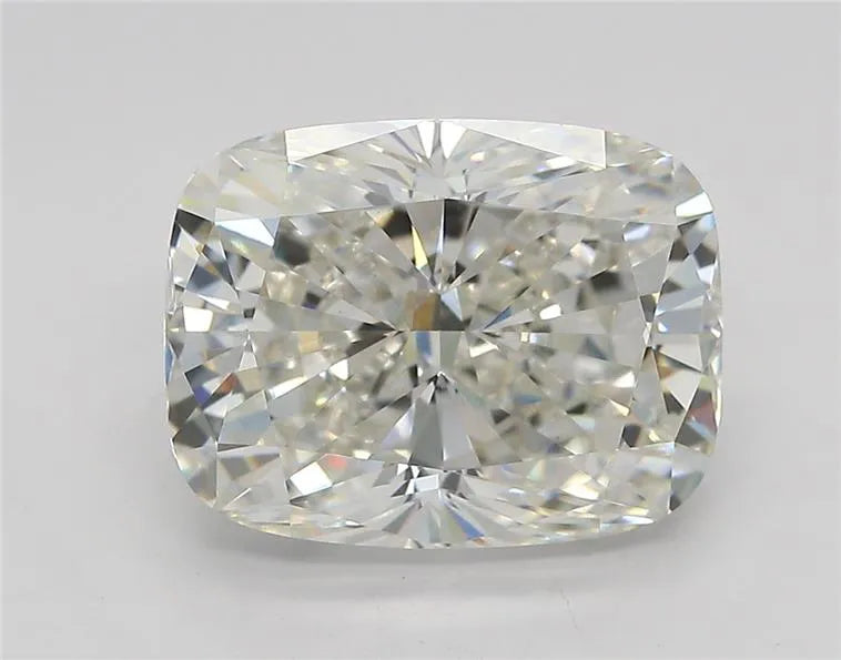 4.07ct Cushion modified Lab Grown Diamond (Colour G, Clarity VVS2, IGI Certified)