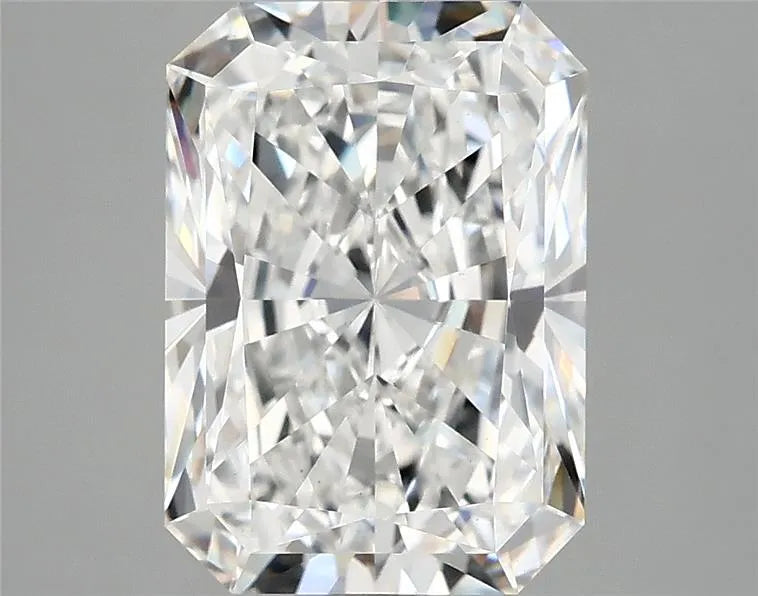 4.18ct Radiant Lab Grown Diamond (Colour E, Clarity VS1, IGI Certified)