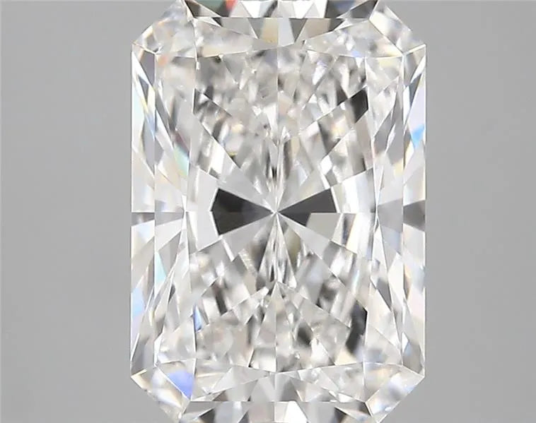 4.21ct Radiant Lab Grown Diamond (Colour F, Clarity VVS1, IGI Certified)
