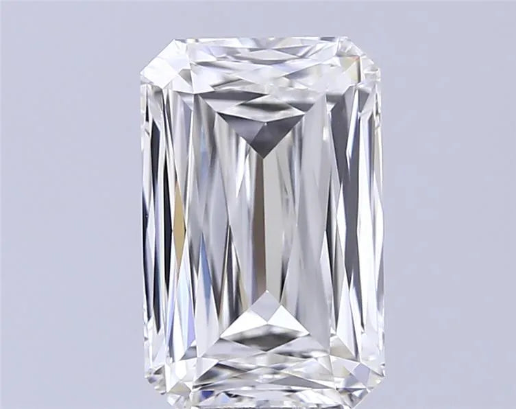4.33ct Radiant Lab Grown Diamond (Colour F, Clarity VVS2, IGI Certified)