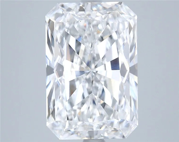 4.55ct Radiant Lab Grown Diamond (Colour D, Clarity VVS2, IGI Certified)
