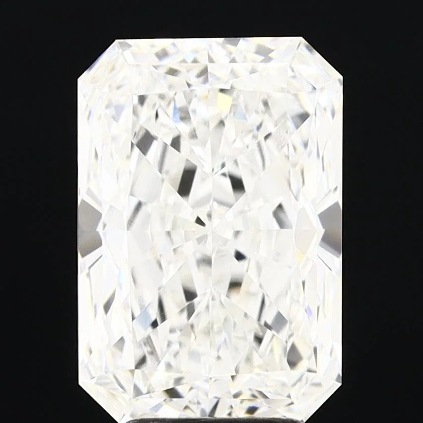 4.68ct Radiant Lab Grown Diamond (Colour E, Clarity VVS1, IGI Certified)