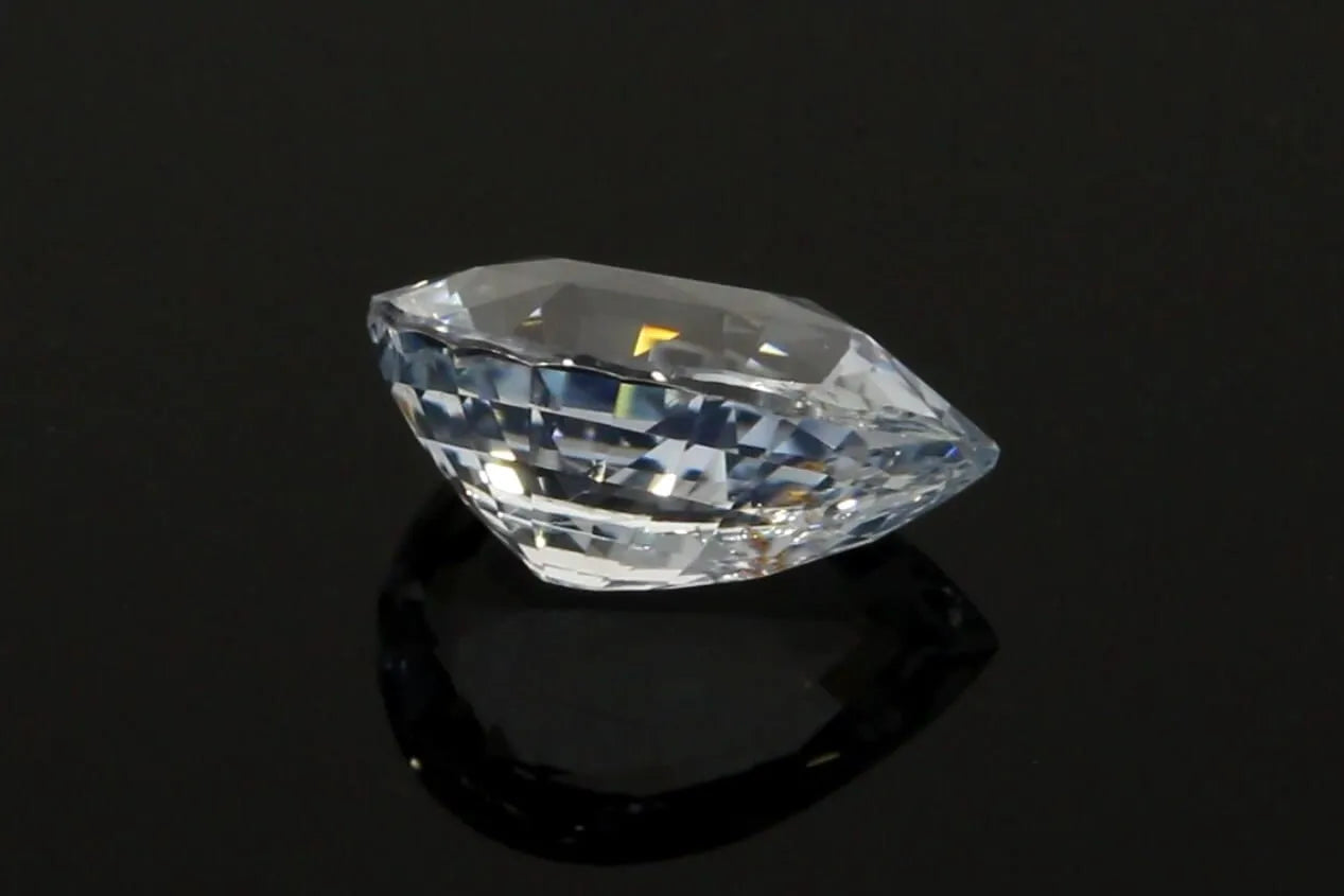 3.04ct Pear Natural Sapphire (Colour White, Clarity Eye Clean, Cut Faceted)