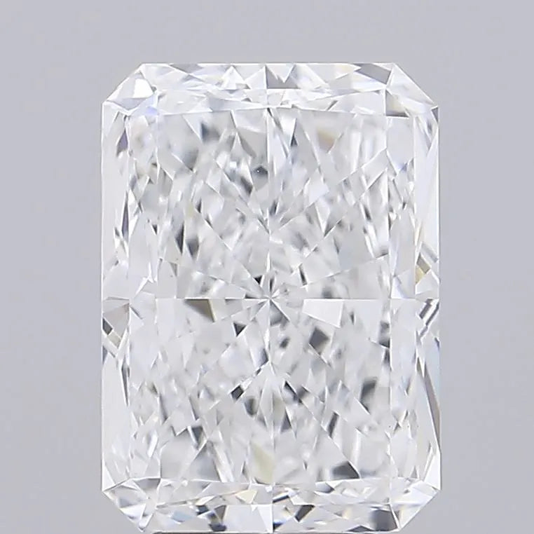 5.03ct Radiant Lab Grown Diamond (Colour E, Clarity VVS2, IGI Certified)