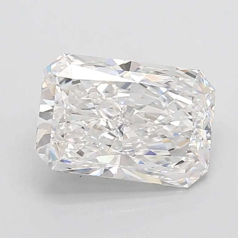 5.50ct Radiant Lab Grown Diamond (Colour E, Clarity VVS2, IGI Certified)