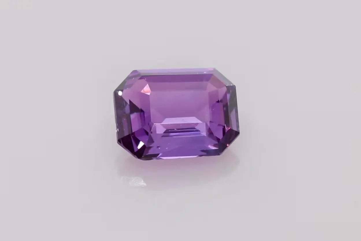 2.01ct Emerald Natural Sapphire (Colour Bicolor, Clarity Slightly Included, Cut Faceted)