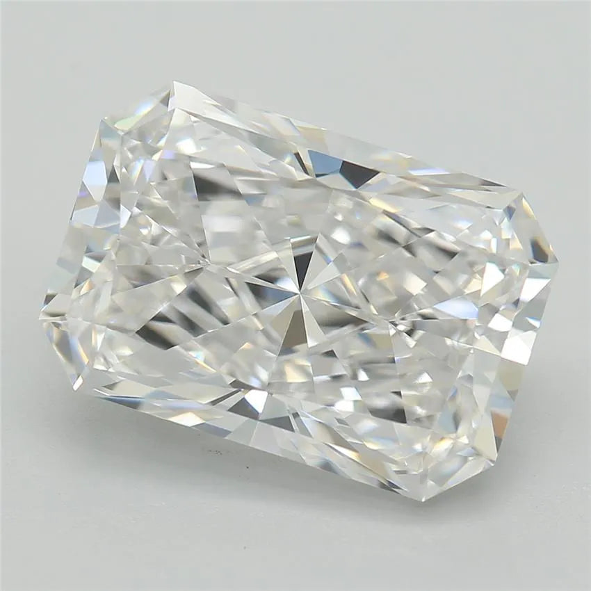 4.10ct Radiant Lab Grown Diamond (Colour E, Clarity VVS1, Cut GD, GIA Certified)