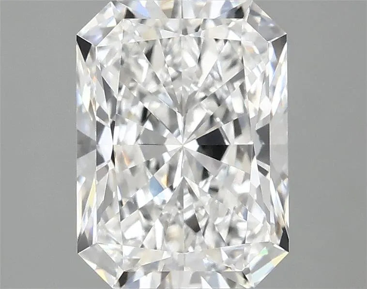 2.81ct Radiant Lab Grown Diamond (Colour E, Clarity VVS2, IGI Certified)
