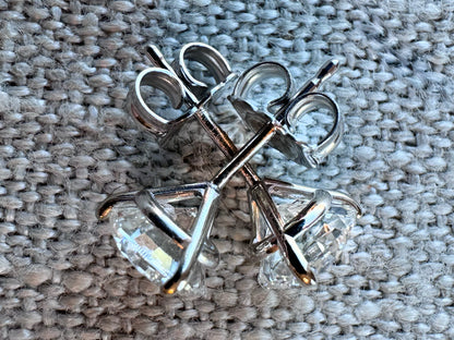 White Gold Lab-Grown Diamond Martini Stud Earrings (Color: E Clarity: VS1)