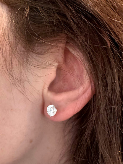 White Gold Lab-Grown Diamond Martini Stud Earrings (Color: E Clarity: VS1)