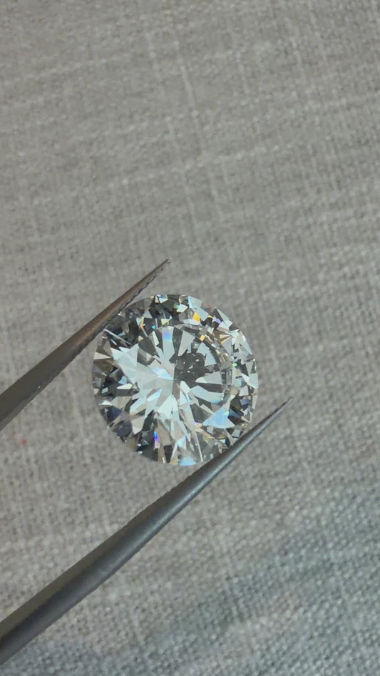 7.03ct Round Brilliant Lab-Grown Diamond (Color: E Clarity: VVS 2)