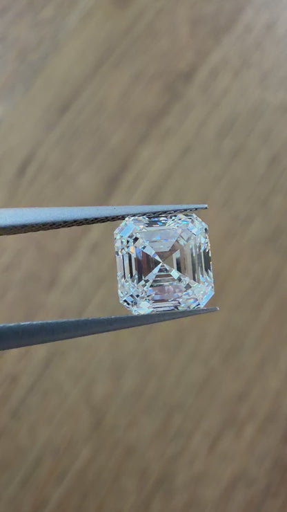 1.55ct Square Emerald Cut Lab-Grown Diamond (Color: E Clarity: Internally Flawless)