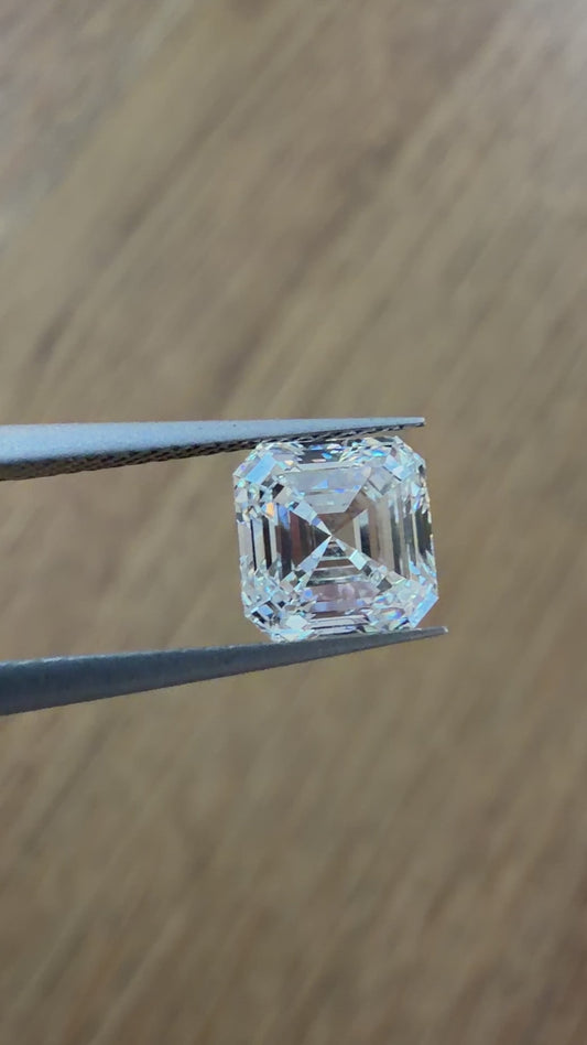 1.55ct Square Emerald Cut Lab-Grown Diamond (Color: E Clarity: Internally Flawless)