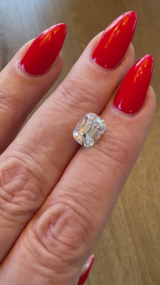 Old Mine Cut Moissanite 4ct