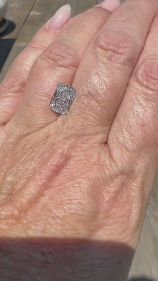 3.52ct Radiant Cut Clarity VVS2 Color E Lab Grown Diamond